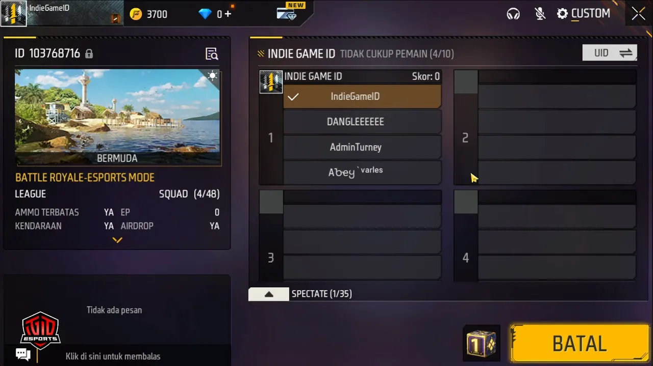Lobby custom room Free Fire berisi beberapa squad sebelum turnamen komunitas dimulai